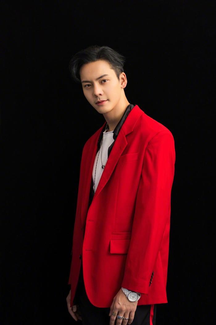 陈伟霆春晚五次受邀三次登台   将与成龙同台合唱歌曲