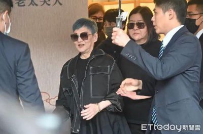 ​娱乐圈第一大姐头，当了半辈子临场救急的人