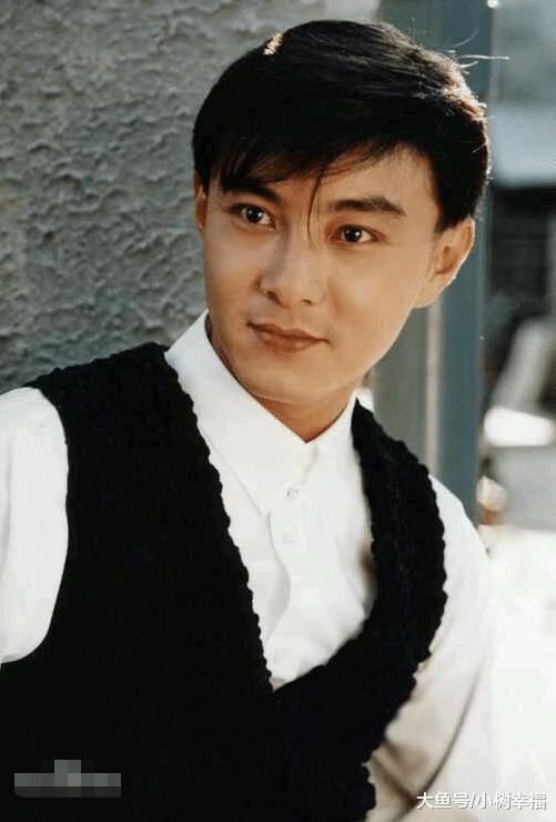 张卫健自曝光头22年原因, 只因一句赌气的话, 还曾被烈日晒脱皮