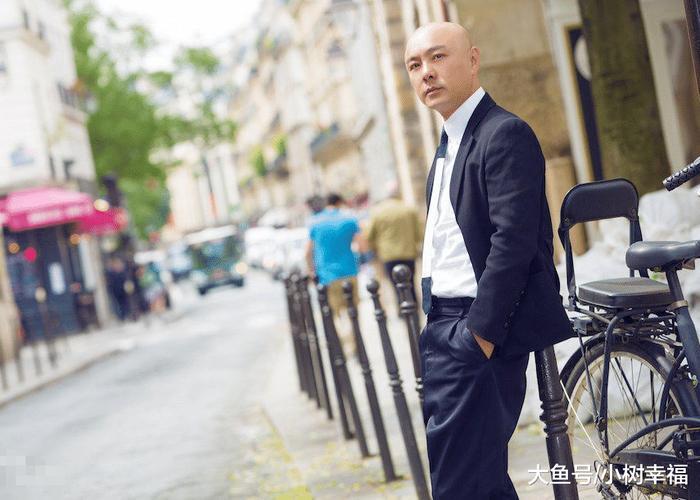 张卫健自曝光头22年原因, 只因一句赌气的话, 还曾被烈日晒脱皮