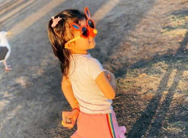 章子怡女儿近照曝光，五官和妈妈如同复制粘贴，4岁就美成女主脸