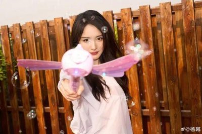 ​杨幂在C刊扩展版发署名文章？期刊主办方：作者确实是演员杨幂