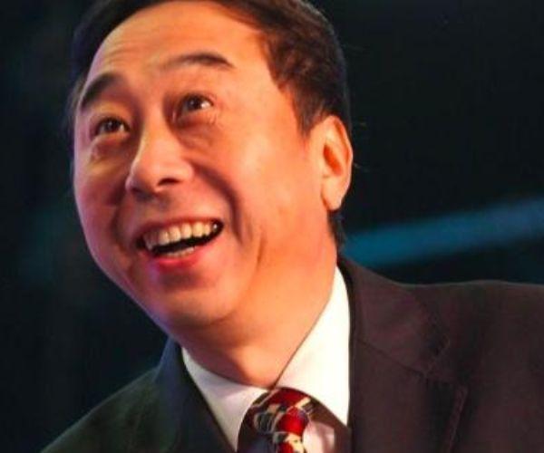 34岁冯巩儿子近照曝光，长相和父亲一样，事业蒸蒸日上