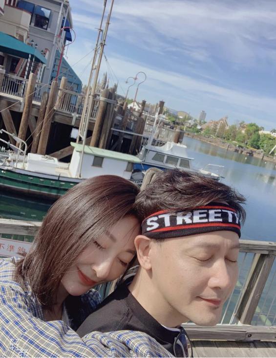 51岁金钟视帝邱心志官宣结婚喜讯,对方是小15岁圈外女友