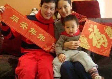 51岁金钟视帝邱心志官宣结婚喜讯,对方是小15岁圈外女友