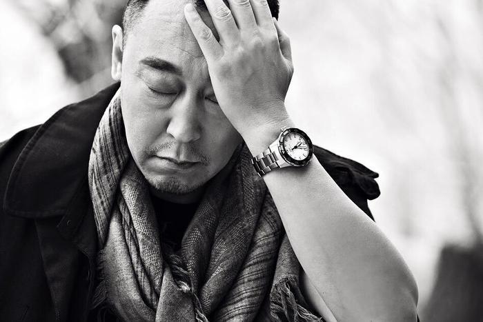 倪大红火了？一种表情演绎三种大佬，成“老戏骨”时还不到50岁！