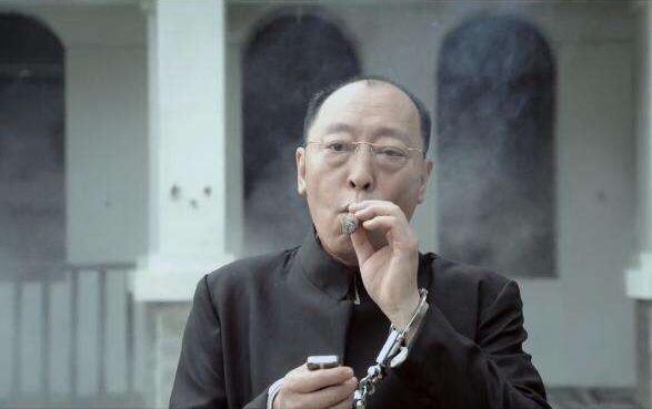 倪大红火了？一种表情演绎三种大佬，成“老戏骨”时还不到50岁！