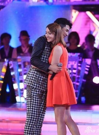 姜潮麦迪娜结婚了？还是“奉子成婚”？这瓜吃的有点猛！