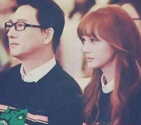 郑爽爸爸冲进火场救人反被吐槽,他被称为“坑女第一人”?