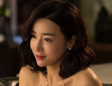 ​20岁出道，嫁大1岁演员生活幸福，如今女儿6岁却被人遗忘