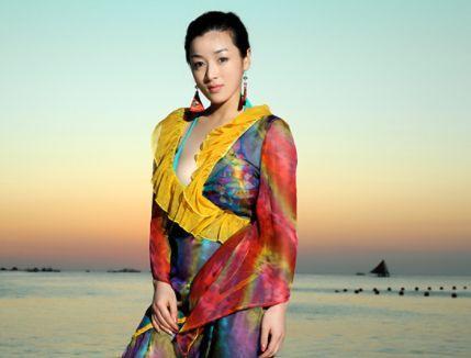 20岁出道，嫁大1岁演员生活幸福，如今女儿6岁却被人遗忘