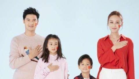 田亮晒儿子小亮仔照片,面带微笑看镜头,和田亮简直一模一样