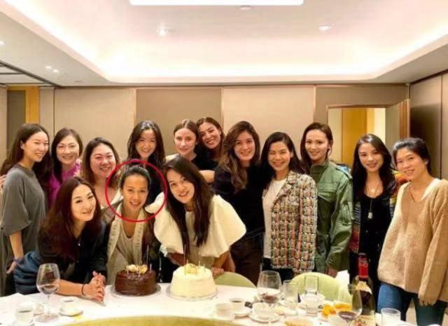 林青霞继女邢嘉倩庆31岁生日,身家15亿,交外籍男友未婚生俩子