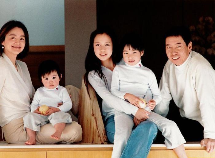 林青霞继女邢嘉倩庆31岁生日,身家15亿,交外籍男友未婚生俩子