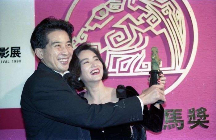 林青霞继女邢嘉倩庆31岁生日,身家15亿,交外籍男友未婚生俩子