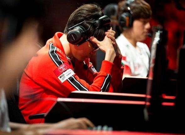 LOL:SKT王朝崩塌,以后只能沦为配角,连Faker也无力回天