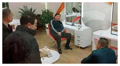 ​徐海乔和吴昕真的配一脸？看他喝水的细节，撩不动的吴昕能接受？