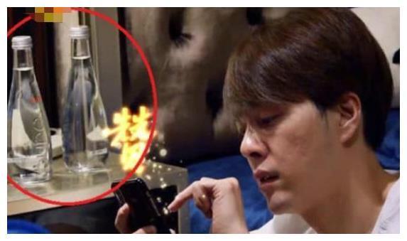 徐海乔和吴昕真的配一脸？看他喝水的细节，撩不动的吴昕能接受？