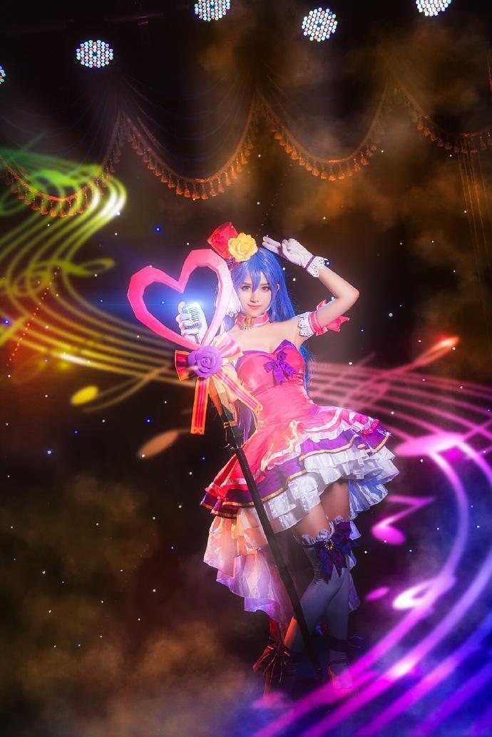 王者荣耀王昭君cos,长相天美皮肤白皙,最后一张让人浮想联翩