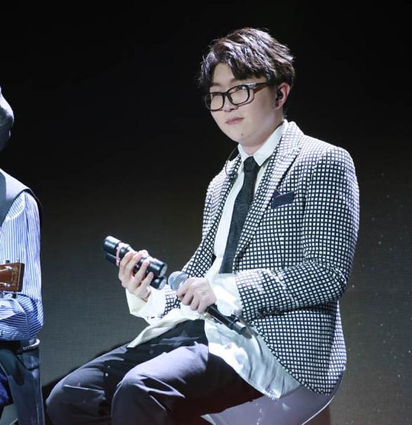 毛不易真实姓名曝出,跟芒果台主持人同名。