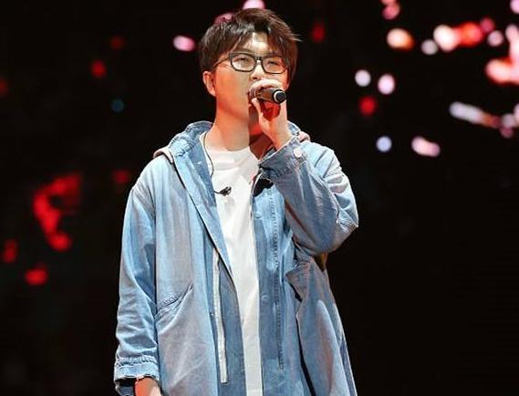 毛不易真实姓名曝出,跟芒果台主持人同名。