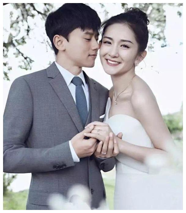 黄毅清微博指责谢娜张杰“图财”，婚礼现场用刷卡机收礼金