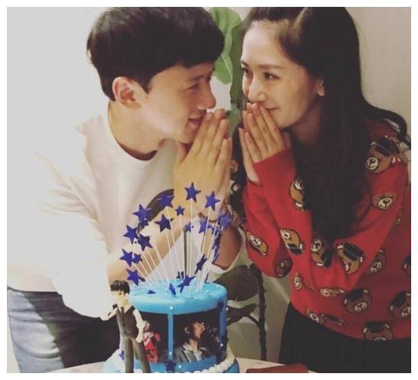 黄毅清微博指责谢娜张杰“图财”，婚礼现场用刷卡机收礼金