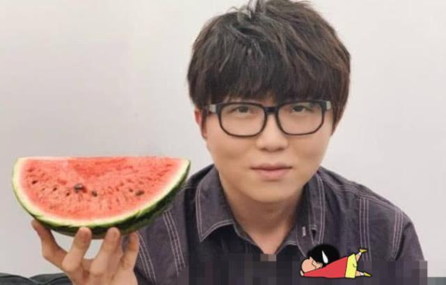 毛不易瘦身成功后，简单穿搭超出天际，粉丝：再不用觊觎“整容”