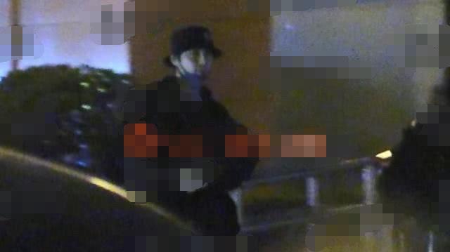 小鲜肉阿云嘎3次秘返主持人陈鲁豫小区，疑姐弟恋曝光已经同居！