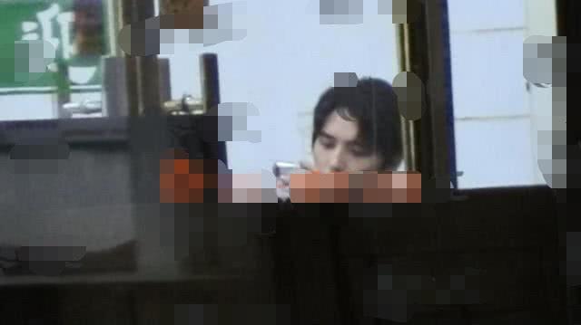 小鲜肉阿云嘎3次秘返主持人陈鲁豫小区，疑姐弟恋曝光已经同居！