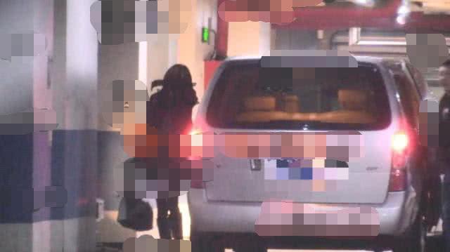 小鲜肉阿云嘎3次秘返主持人陈鲁豫小区，疑姐弟恋曝光已经同居！