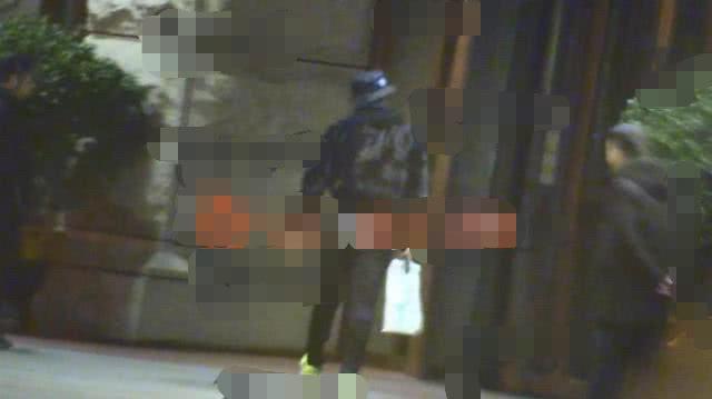 小鲜肉阿云嘎3次秘返主持人陈鲁豫小区，疑姐弟恋曝光已经同居！