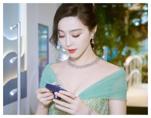 洪金宝回应范丞丞身世问题：只送过范冰冰房子，但从来都没有去过