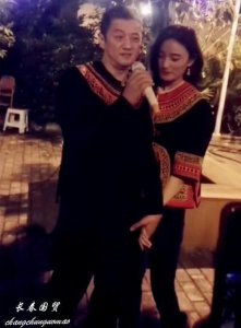 ​李亚鹏高调表白新恋情曝光，前女友继续酒吧演出情绪未受影响
