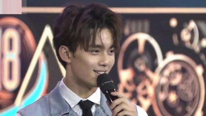 吴磊生日会被粉丝感动到数次落泪,称以后不会公开恋情