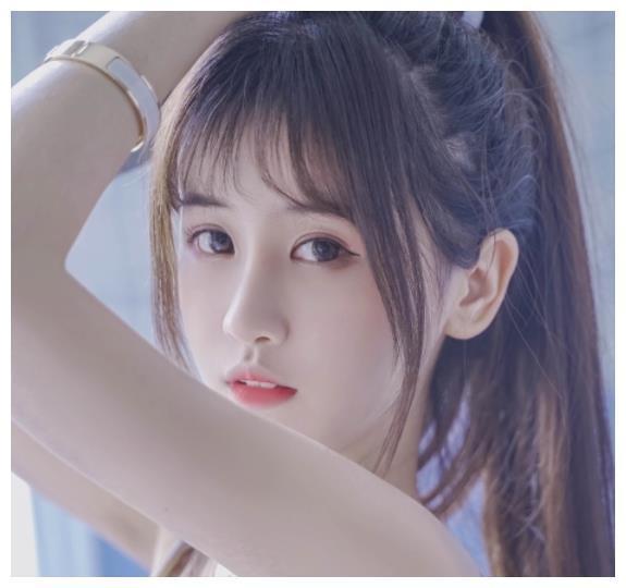 杨清柠“真人”长啥样？“纯素颜”曝光那刻，毛宸宸眼光真独到