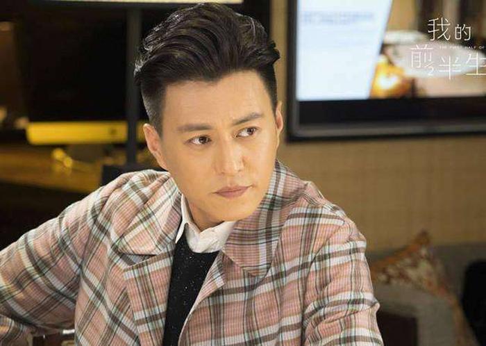 原来靳东的前任就是她,竟是我们熟知的女演员,和现任有7成像