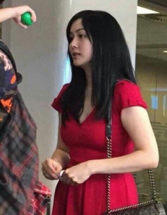 吴尊老婆正面曝光，媳妇真是贤妻良母型的