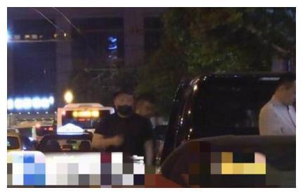 岳云鹏被曝和辣妹酒店过夜，网友：尽显男儿本“色”