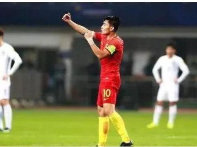 ​岳云鹏节目讽刺国足,国足队长要求道歉被小岳岳一句话“狠”打脸