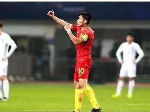 岳云鹏节目讽刺国足,国足队长要求道歉被小岳岳一句话“狠”打脸