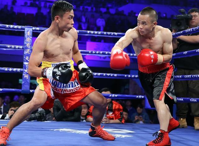 矿工拳王熊朝忠现状:靠打拳成村里首富,主播妻子美的冒泡!