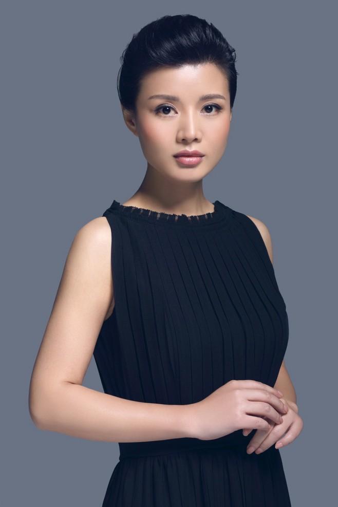 45岁傅程鹏近照，为周丽淇放弃22年夫妻情，前妻13字回应透