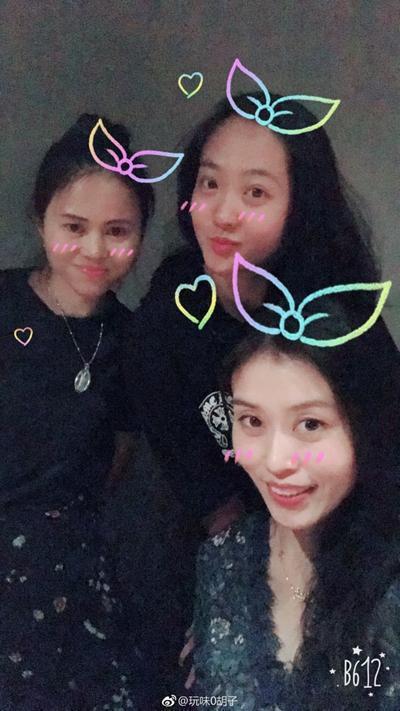 朱芳雨前妻胡美近照，越来越有女神范一细节令人感动