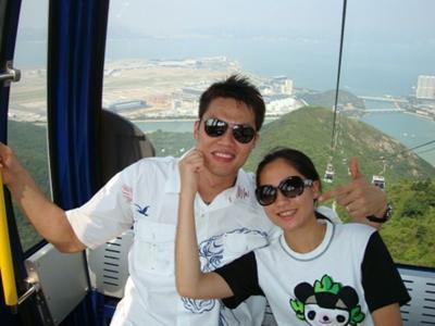 朱芳雨前妻胡美近照，越来越有女神范一细节令人感动