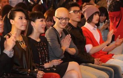 ​赵本山收徒不慎，徒弟连睡8名女粉丝不认账，被老赵扫地出门