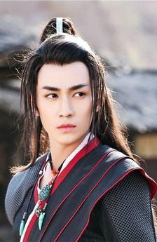 朱一龙《天天向上》首秀被翻出，那时的他黑帅黑帅的