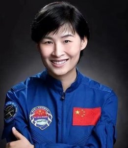 ​刘洋与老公的亲密合照！二人情意绵绵，引起网友热议