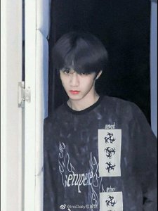 ​刘耀文生图合集 | 低画质营造出的氛围感