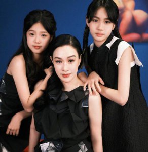 ​钟丽缇14岁女儿Jaden被指整容，与妹妹开直播反击：事管的真多